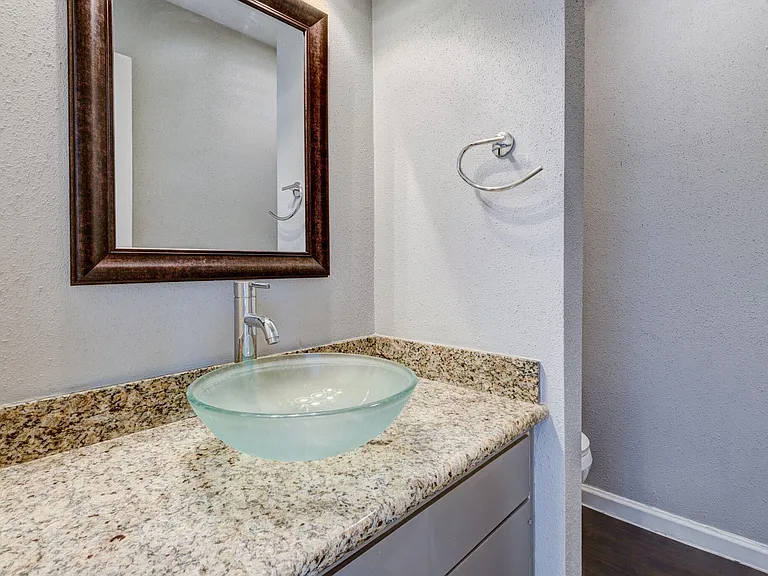 6444 Burgoyne Rd #104 — Photo 7