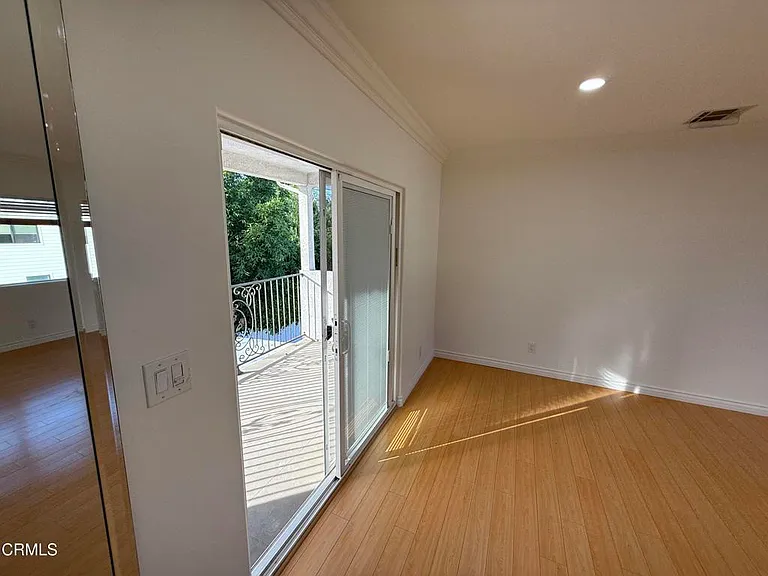 7011 N Liberty Dr — Photo 32
