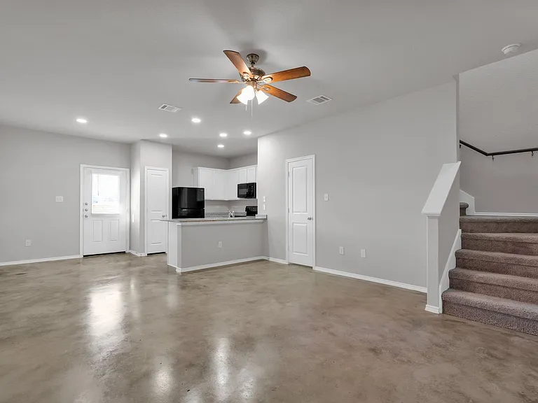 9426 Apple Ridge Ln — Photo 3