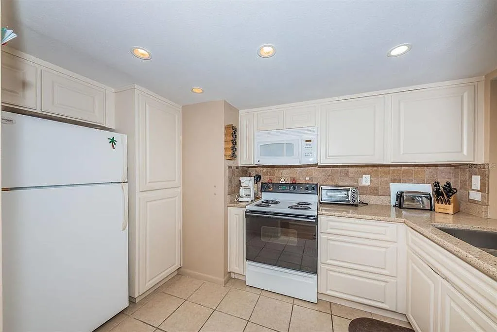 1 bed, 1.5 bath, 780 sqft, $3,810 — Photo 3