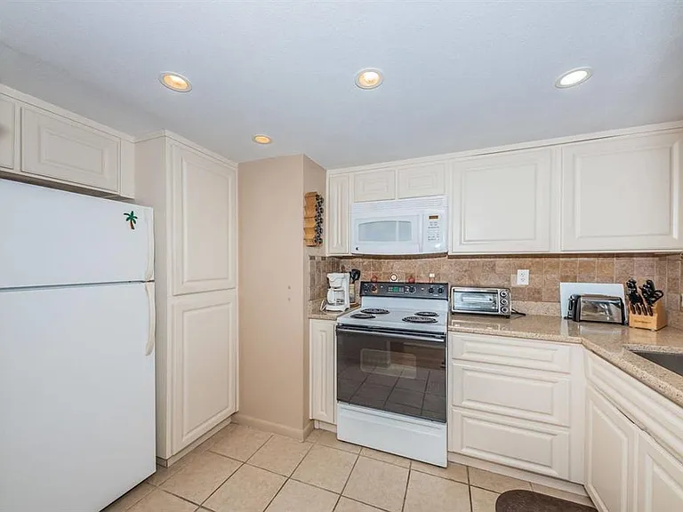 6218 Palma Del Mar Blvd S #401 — Photo 3