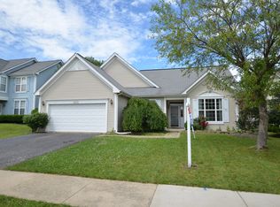 1663 Blackwell Ln, Aurora, IL 60504