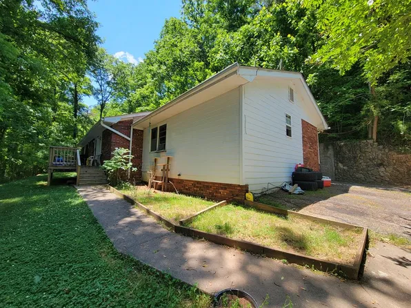 104 Forest Oak Rd, Franklin, NC 28734