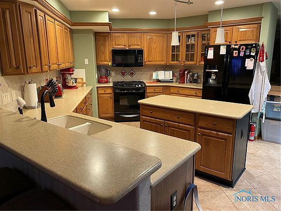 3rd image of 789 Timberview Dr