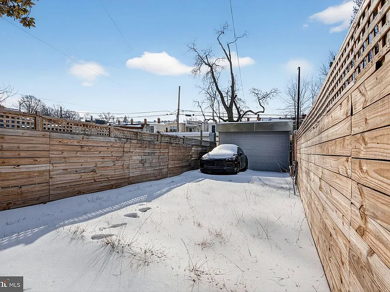 32 Adams St NW — Photo 57