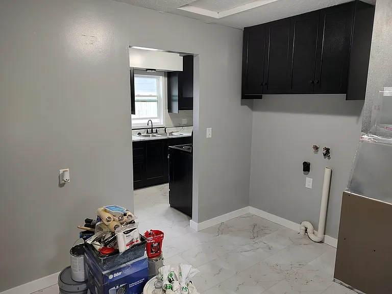 144 Irish St #144 — Photo 4
