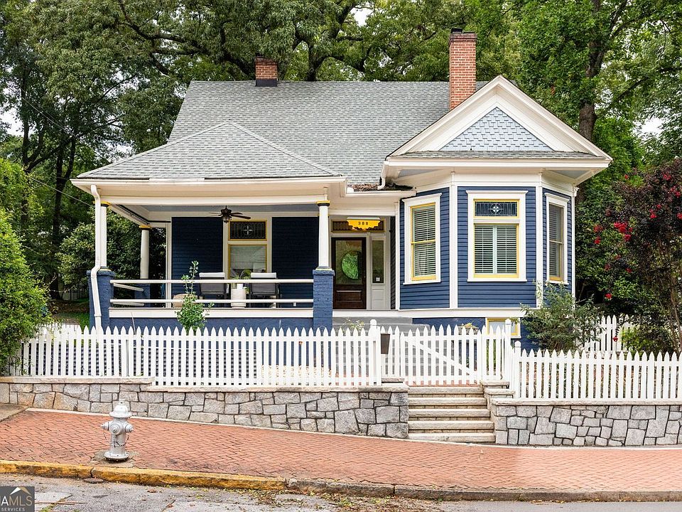 1st image of 388 Augusta Ave SE