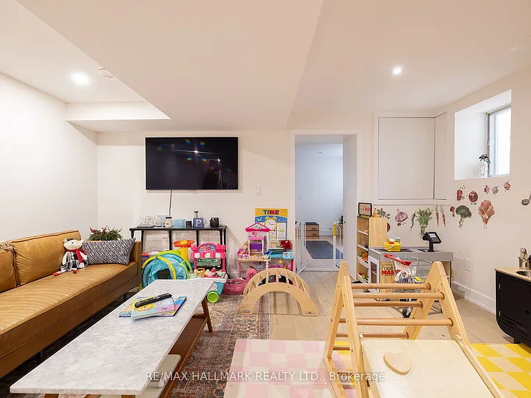 18 Foxley St — Photo 33