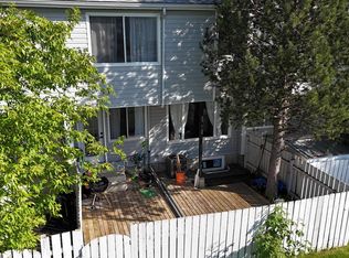 Amberly Court, Edmonton, AB T5A 2H9