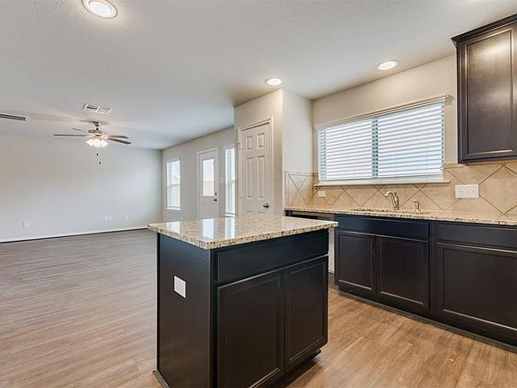 4th image of 3727 Arbor Trails Dr