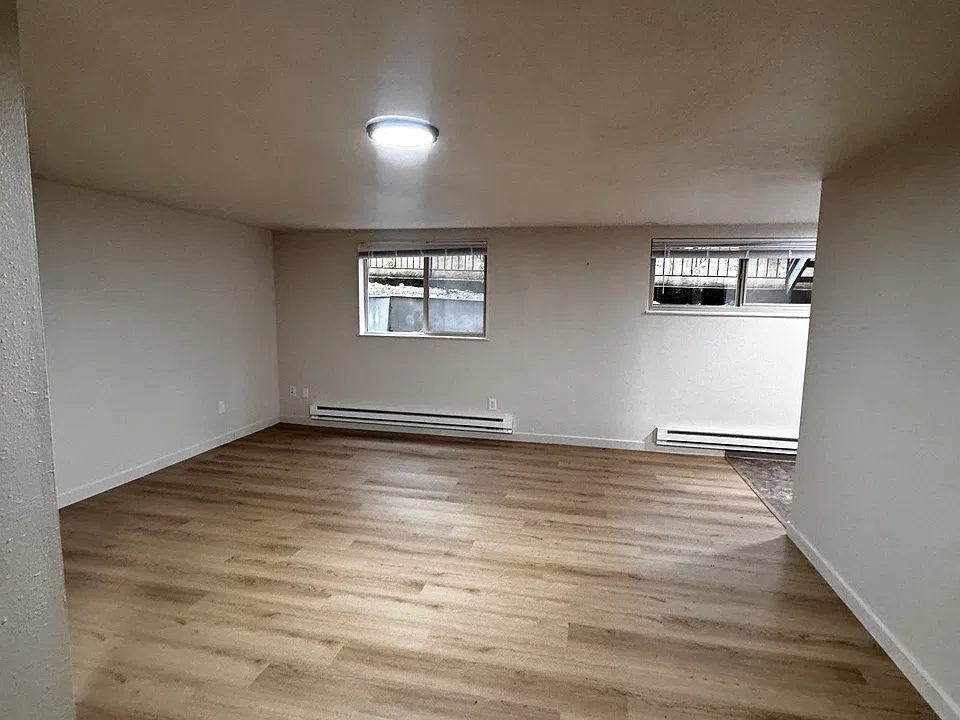 3642 14th Ave W #8