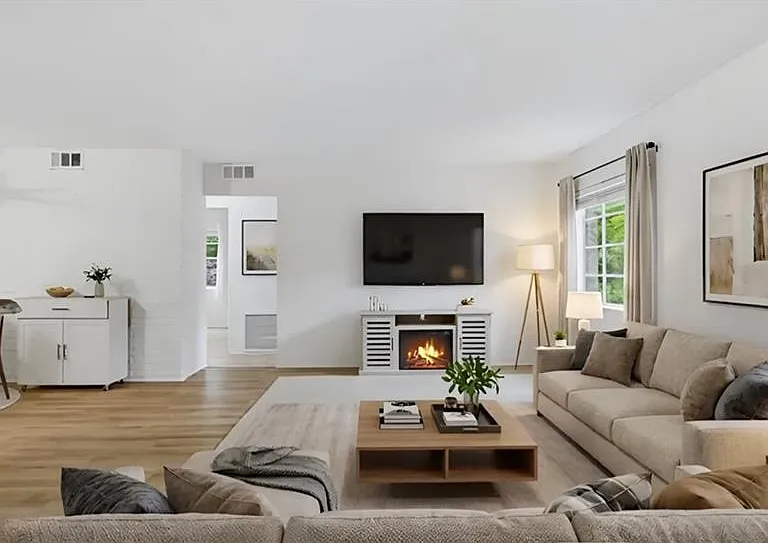 1381 Normandy Dr NE #2 — Photo 2