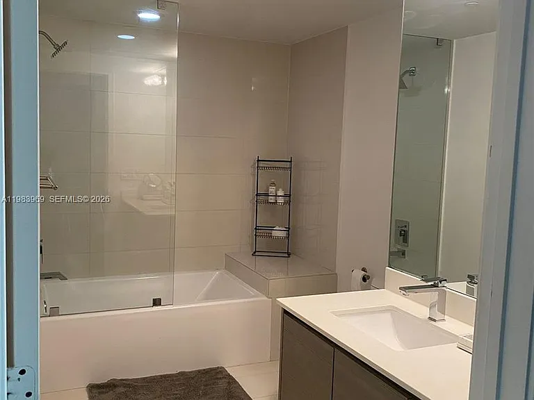 460 NE 28th St #2807 — Photo 13