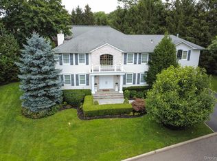 2 Gail Terrace, Glen Cove, NY 11542