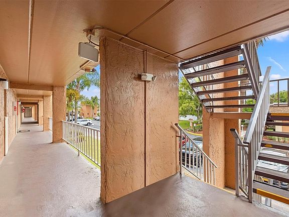 4th image of 12760 Indian Rocks Rd APT 107