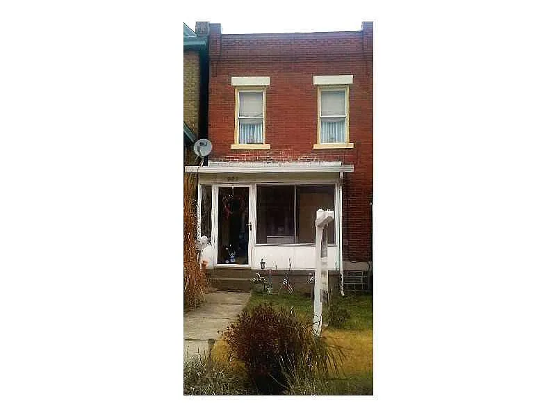 923 1/2 Greenfield Ave photo 1