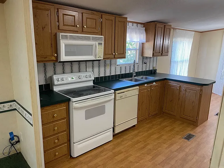 301 E Shelton Ave — Photo 15