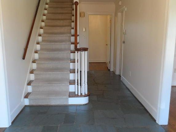 4th image of 1225 Pickwick Ln