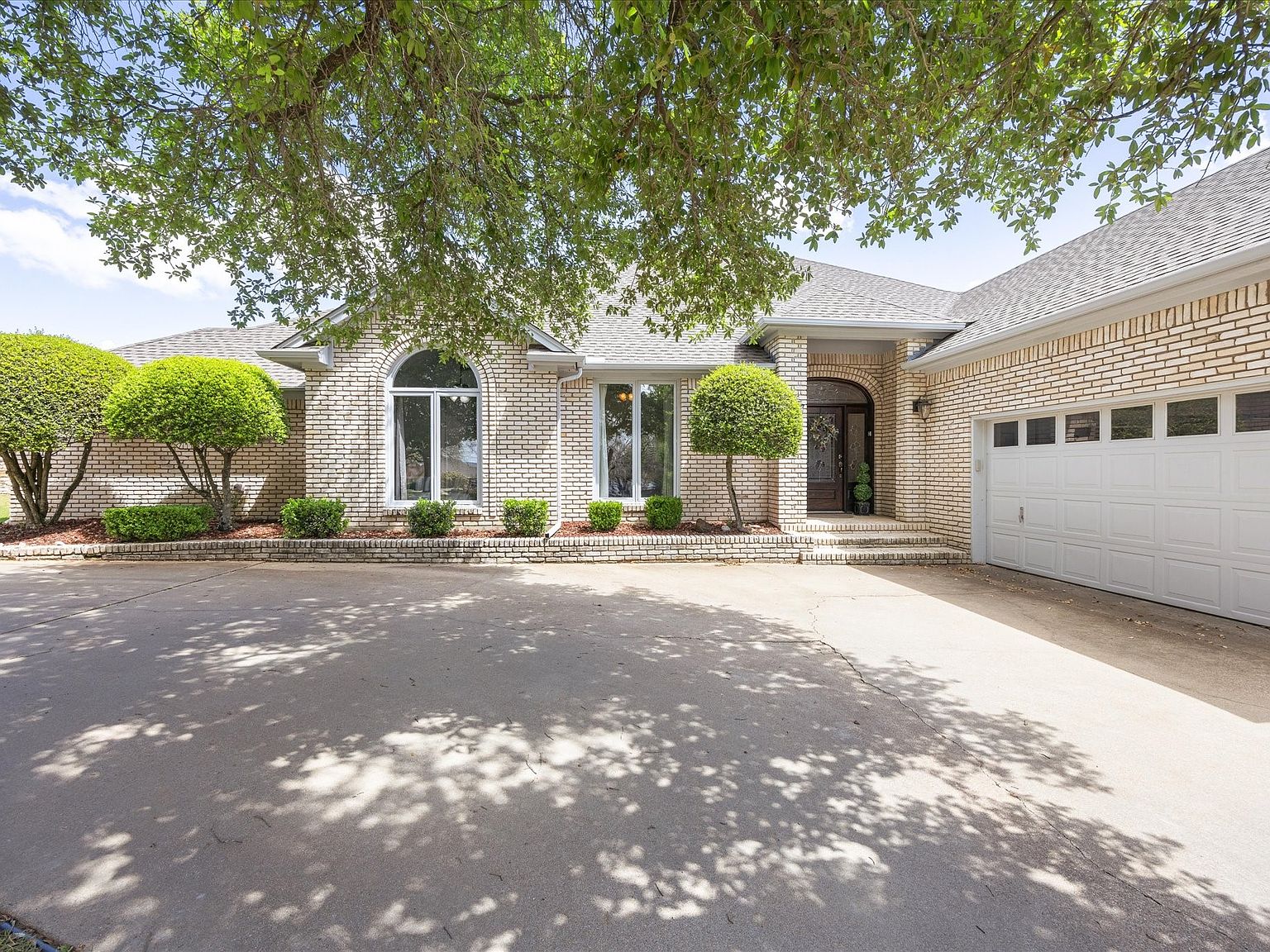 8911 Bontura Rd