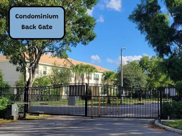 1400 Crestwood Ct S APT 1402, Royal Palm Beach, FL 33411