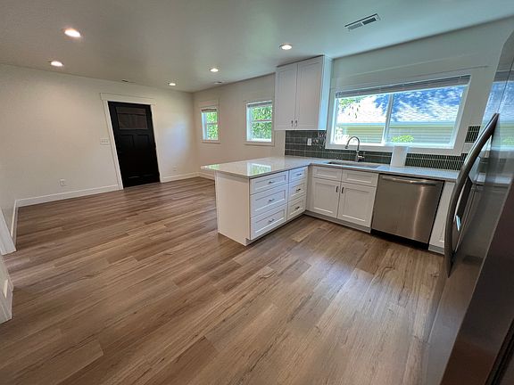 Main Floor - Kitchen