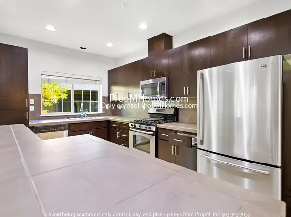 610 NE Garswood Ter, Beaverton, OR 97006
