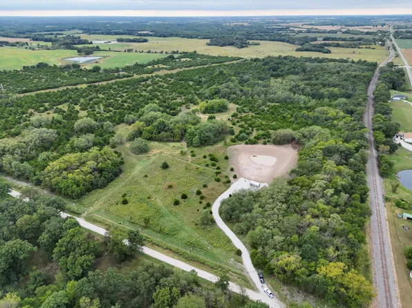 1147 County Road 2850, Higbee, MO 65257