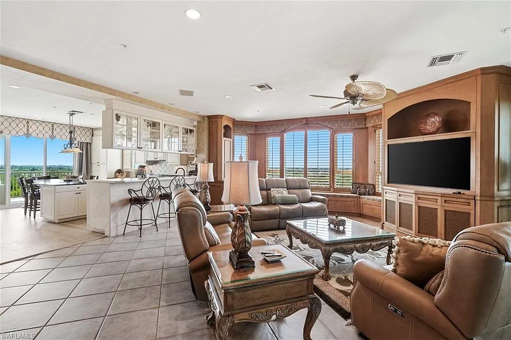 4 bed, 3.5 bath, 3144 sqft, $15,600 — Photo 4