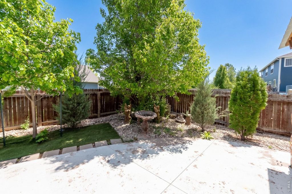 5726 Graphite St