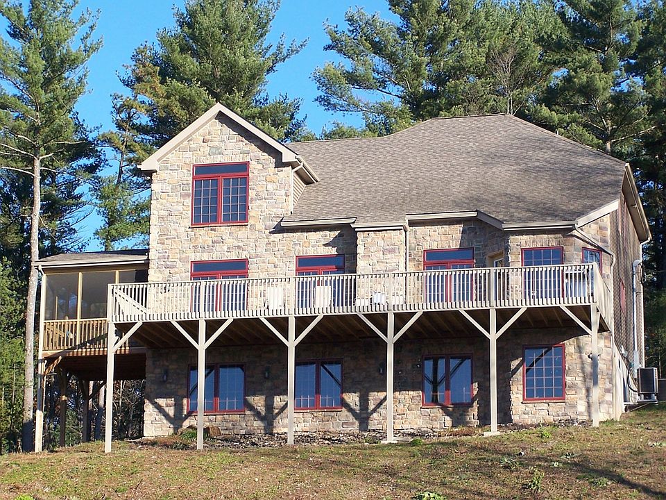 Stone Craftsman house on 1.24 acre