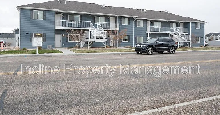 1389 Northfield Rd #8 — Photo 2