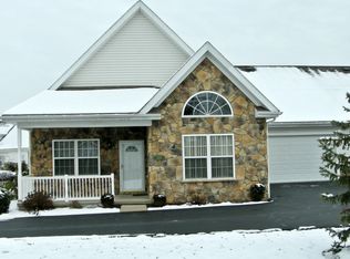 137 Canter Ln, Gibsonia, PA 15044