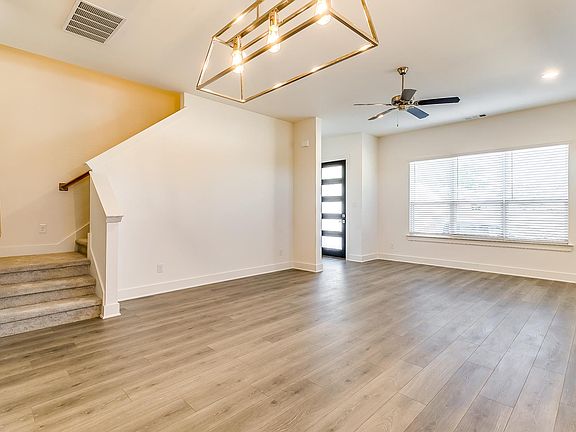 4th image of 2809 Stanley Ave