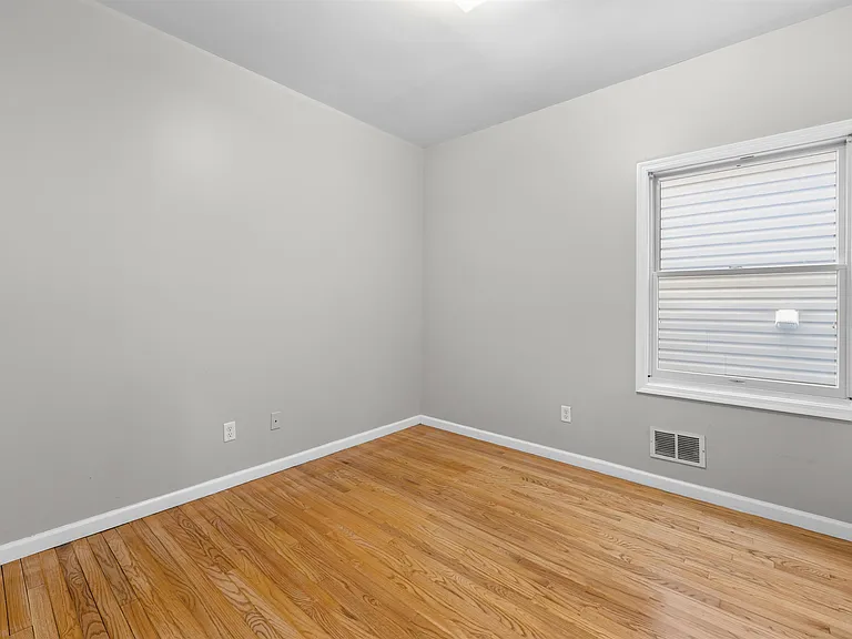 392 Liberty Ave #1 — Photo 15