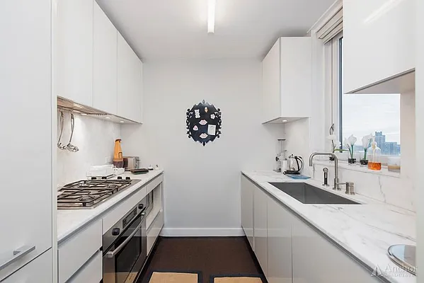 Rented by Anchor Associates | media 6