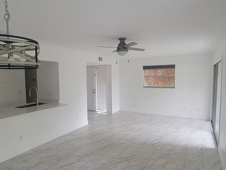 100 Sweetgum Woods Ct #8D — Photo 9