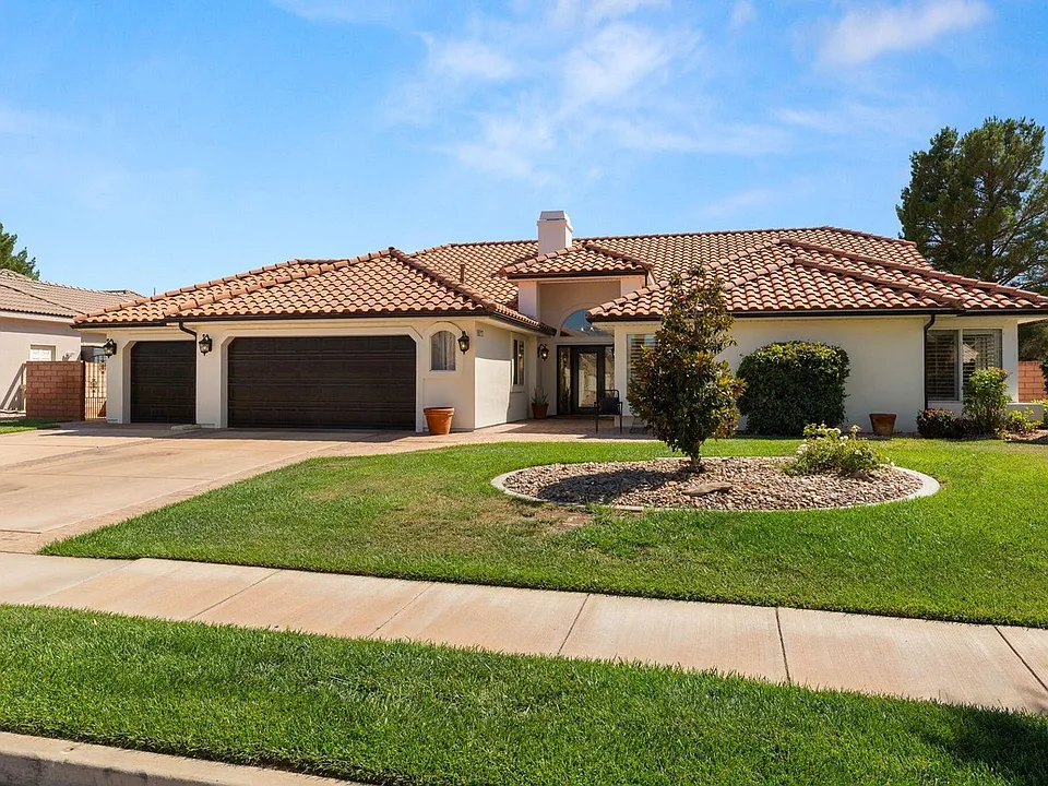 1927 W Rivers Edge Ln
