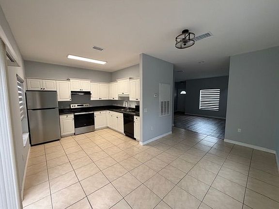 3rd image of 7798 Plantation Cir