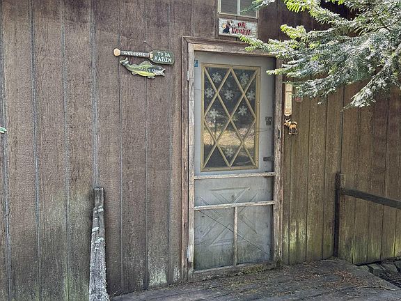 3rd image of 138 Solomon Lake Rd