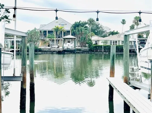 300 Venetian Dr APT 2, Clearwater, FL 33755