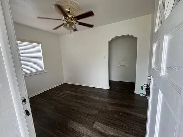 3 bed, 1.0 bath, 1018 sqft, $2,200 — Photo 2