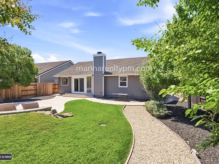 208 Buttercup Cir — Photo 48