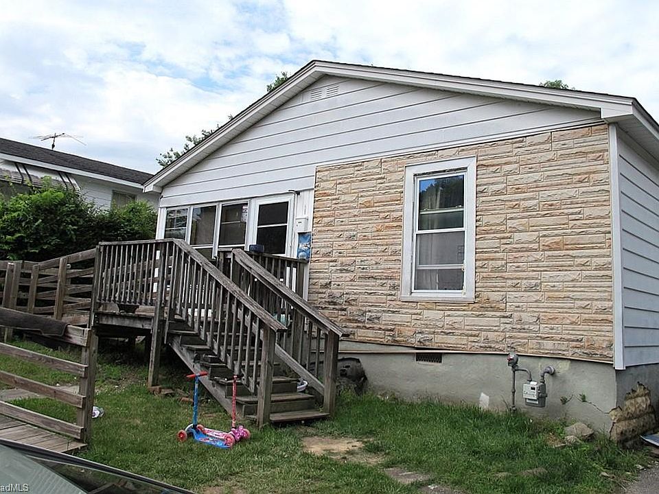 2nd image of 300 Winston St