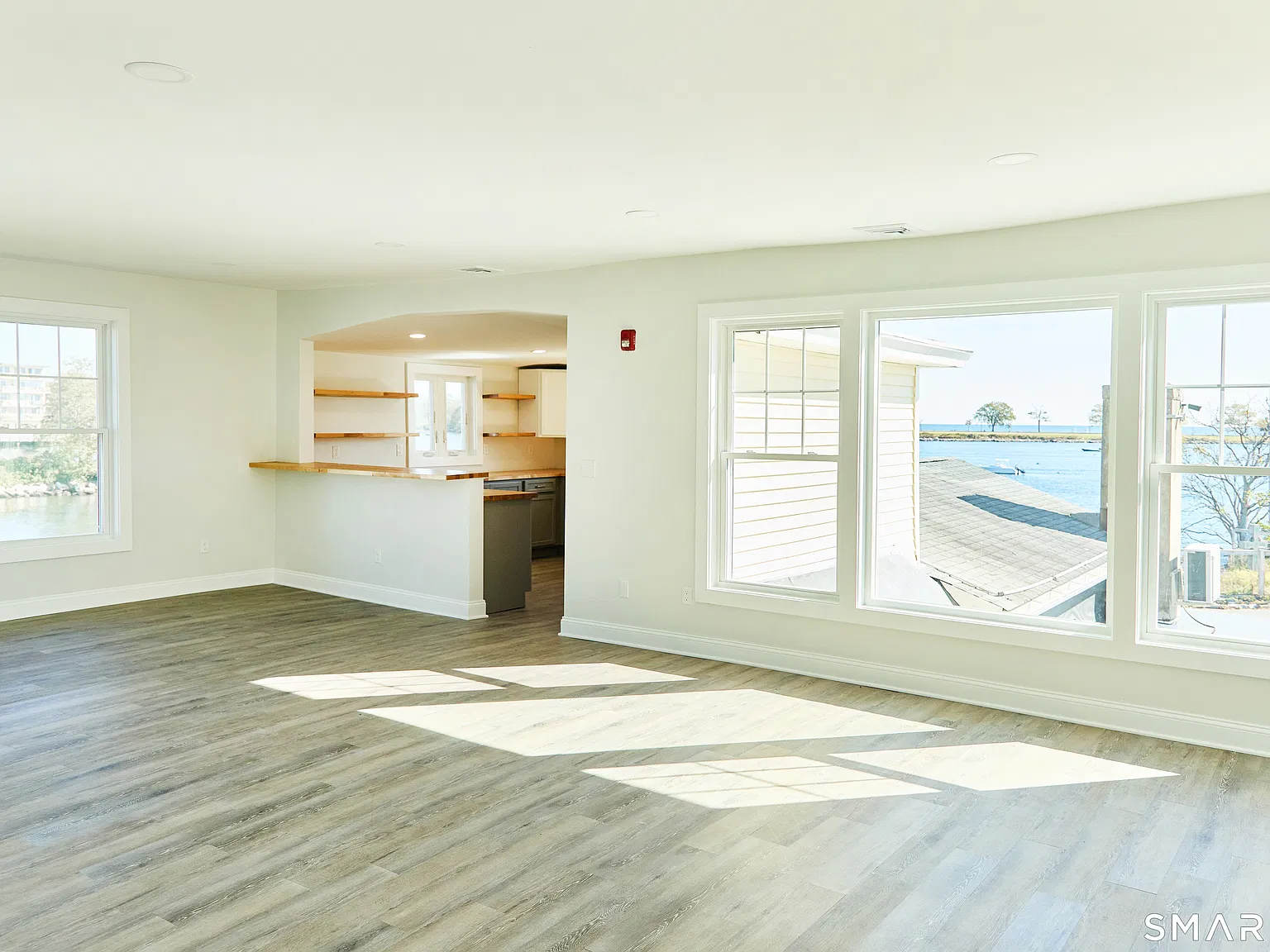 3 bed, 2.0 bath, 2500 sqft, $4,800 — Photo 3