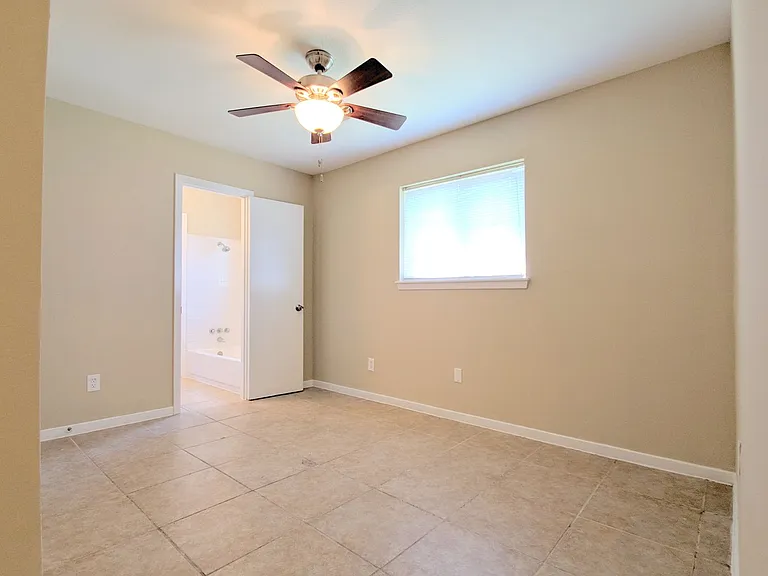 10962 Buffum St — Photo 2