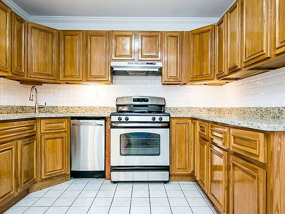 252_South_1st_Street__2-9