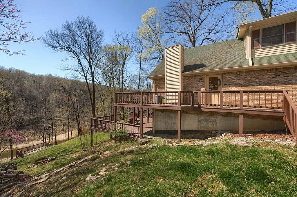 355 Timberlake Ln photo 1