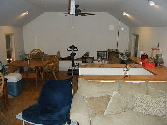 5th image of 215 Canal St