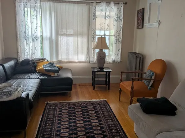 283 Alewife Brook Pkwy #2, Somerville, MA 02144