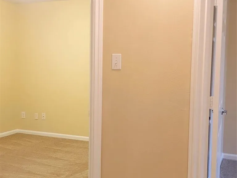 10223 Azalea Vlg — Photo 13